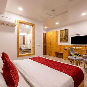 https://rr-residency.hotelsdelhi.org